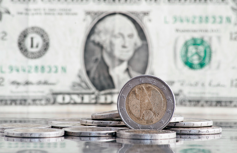 НБУ обновил курсы валют на 3 июля: гривна снова теряет