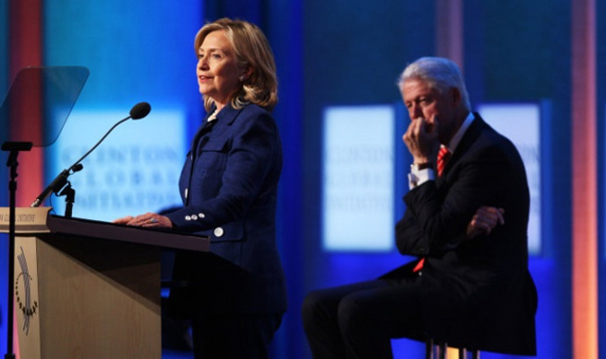 Атака на Хиллари Клинтон: кандидат в президенты в центре финансового скандала