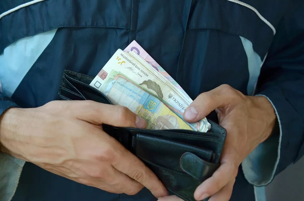В Украине растут зарплаты из-за нехватки персонала и сезонности